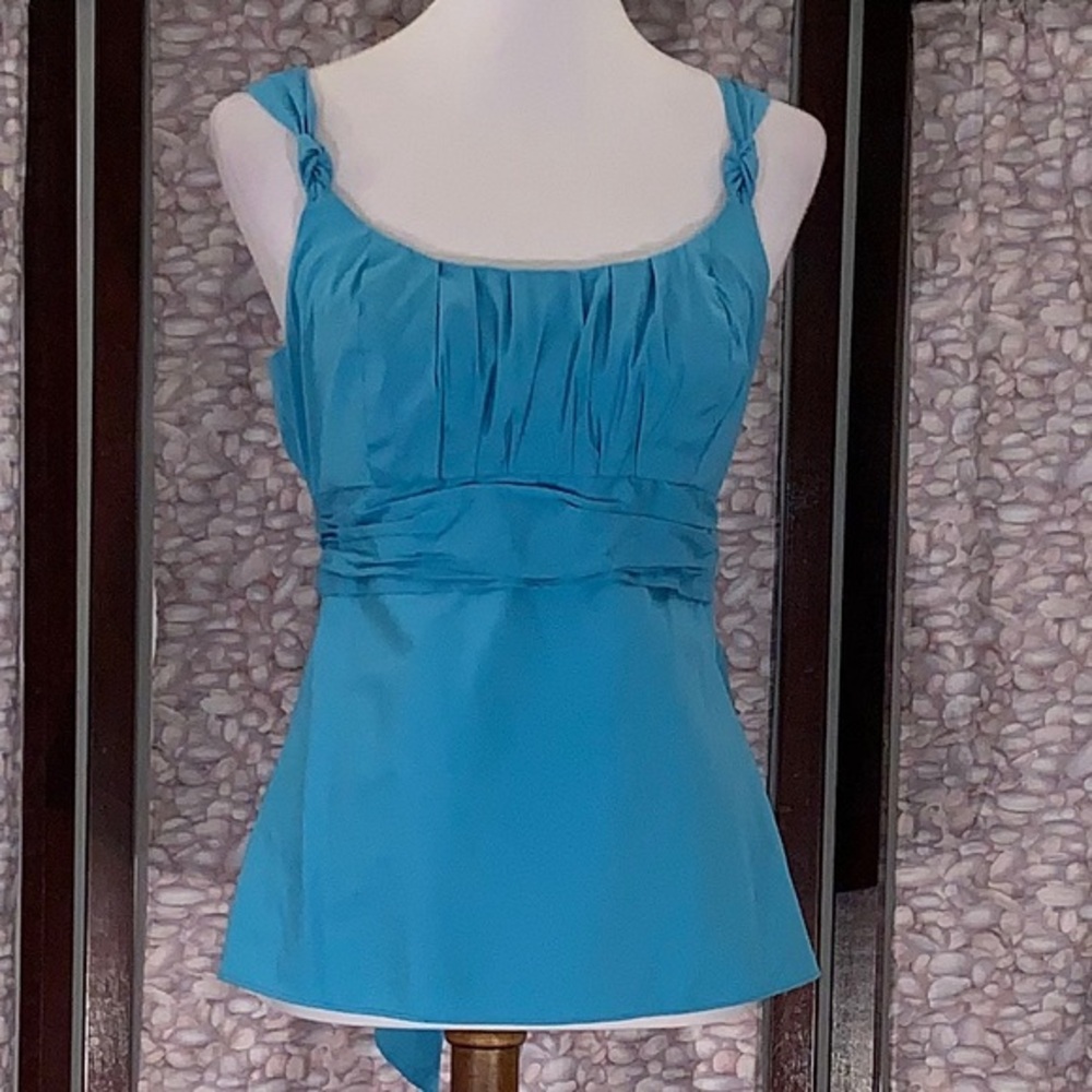 Ann Taylor sky blue sleeveless top. - Picture 4 of 16